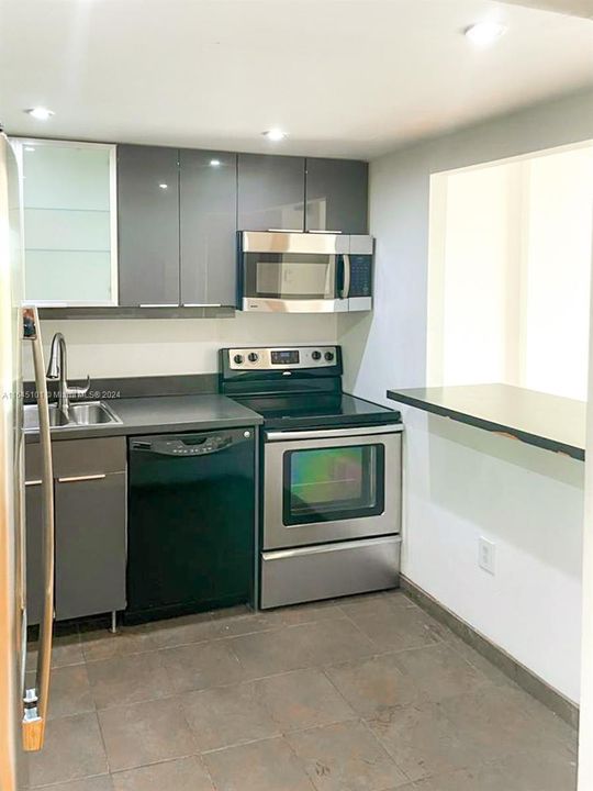 En Venta: $250,000 (2 camas, 2 baños, 1020 Pies cuadrados)