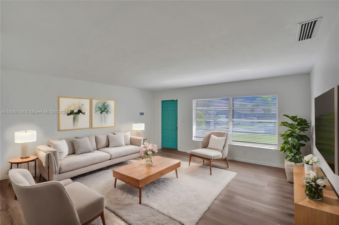 Active With Contract: $3,400 (2 beds, 2 baths, 1311 Square Feet)