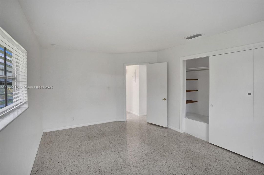 Active With Contract: $3,400 (2 beds, 2 baths, 1311 Square Feet)