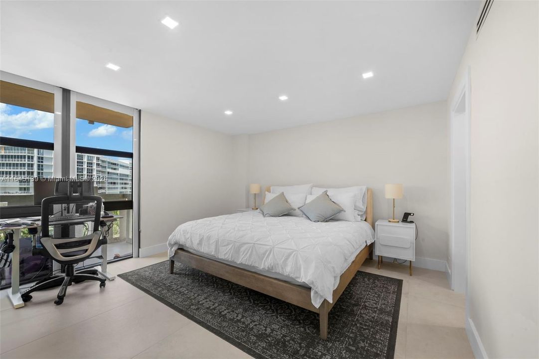 For Sale: $1,600,000 (2 beds, 2 baths, 1409 Square Feet)