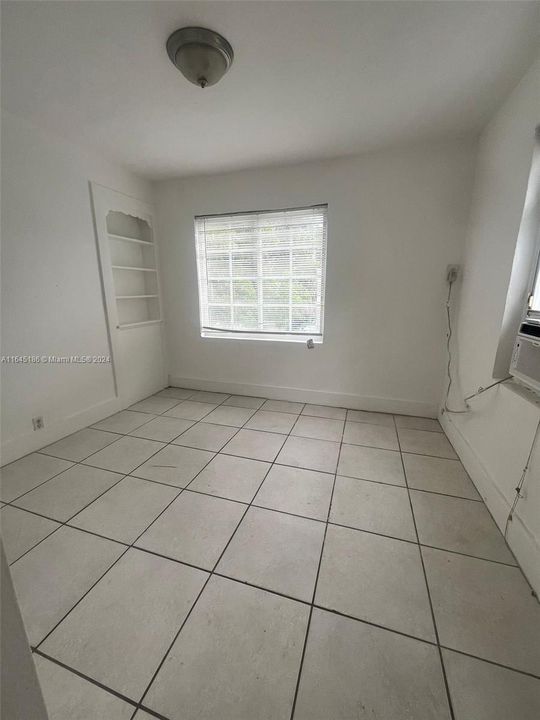 Active With Contract: $1,800 (2 beds, 1 baths, 0 Square Feet)