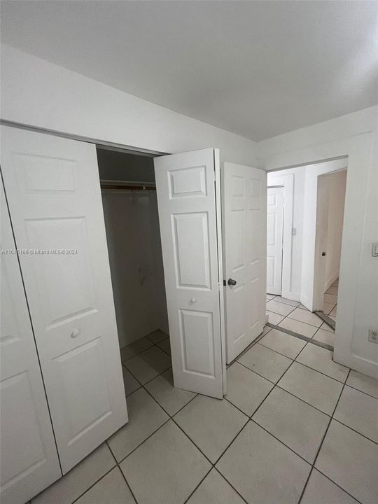 Active With Contract: $1,800 (2 beds, 1 baths, 0 Square Feet)