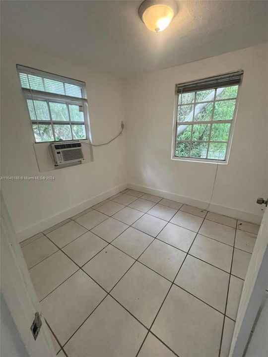 Active With Contract: $1,800 (2 beds, 1 baths, 0 Square Feet)