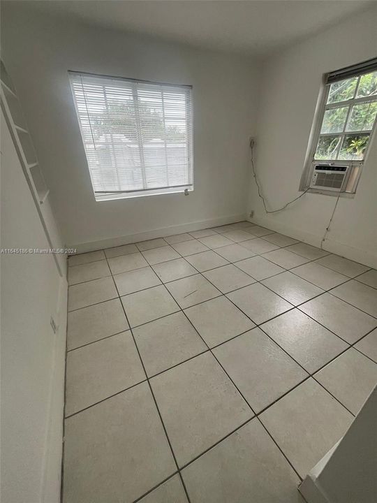 Active With Contract: $1,800 (2 beds, 1 baths, 0 Square Feet)