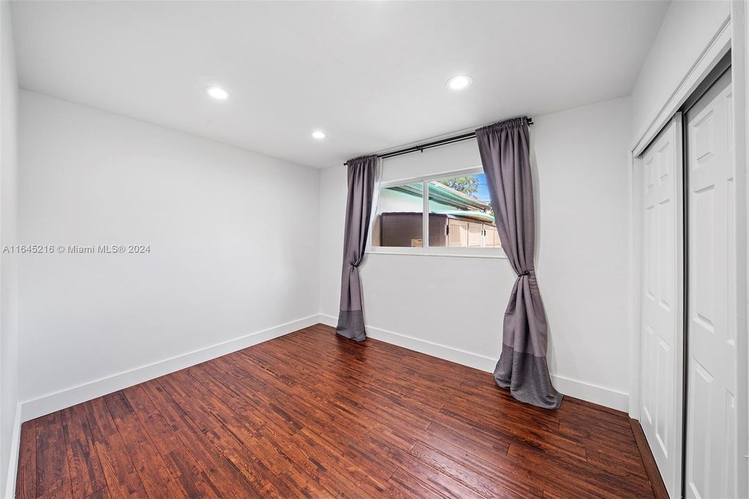 Active With Contract: $5,400 (3 beds, 2 baths, 1728 Square Feet)