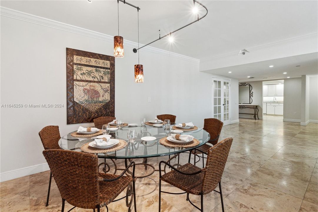 For Sale: $1,295,000 (2 beds, 2 baths, 1800 Square Feet)