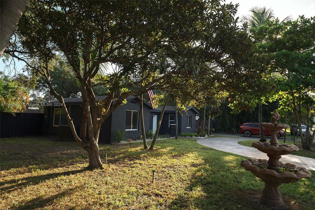 Active With Contract: $4,500 (3 beds, 2 baths, 1328 Square Feet)