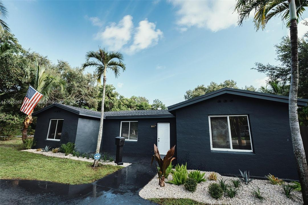 Active With Contract: $4,500 (3 beds, 2 baths, 1328 Square Feet)