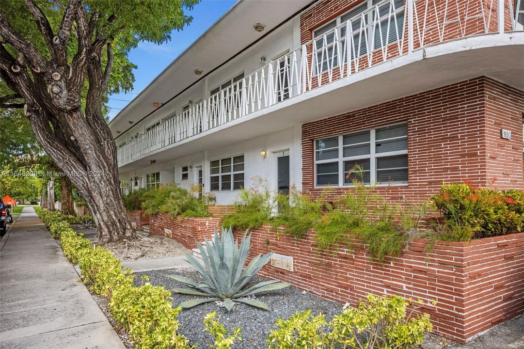 En Venta: $450,000 (1 camas, 1 baños, 693 Pies cuadrados)