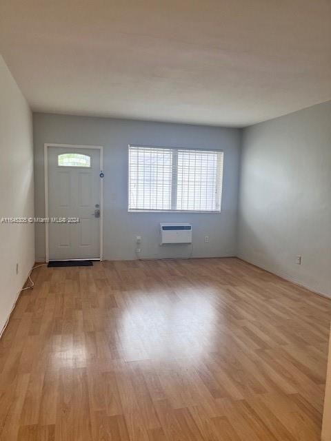 Active With Contract: $1,650 (0 beds, 1 baths, 406 Square Feet)