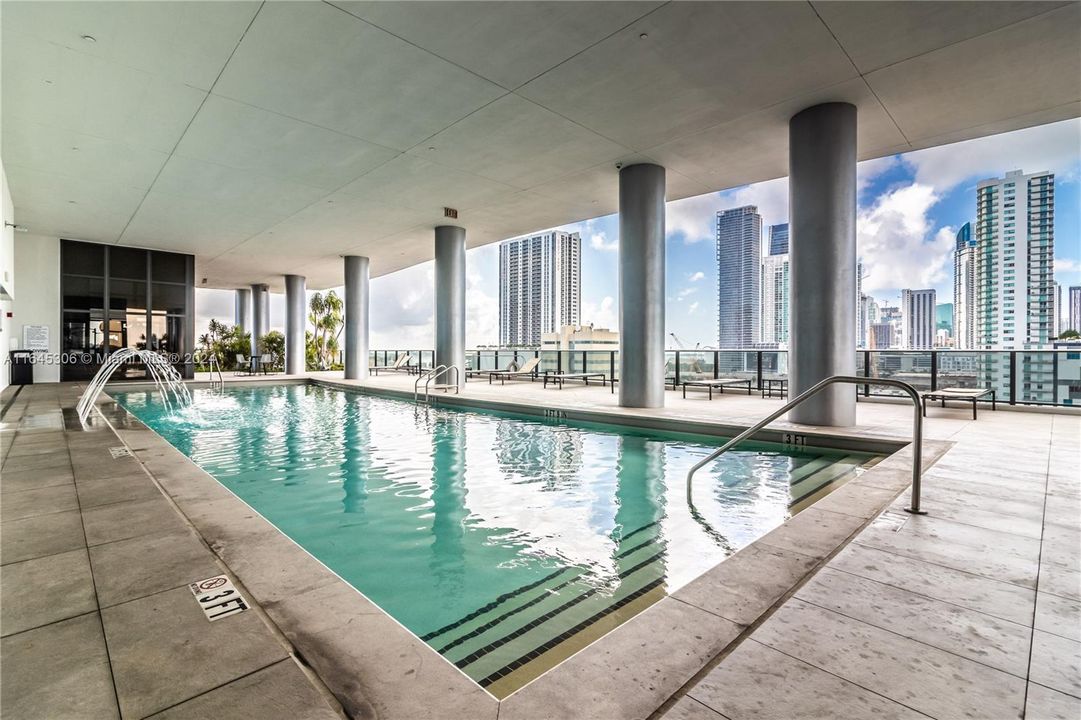 Recently Rented: $2,800 (1 beds, 1 baths, 754 Square Feet)