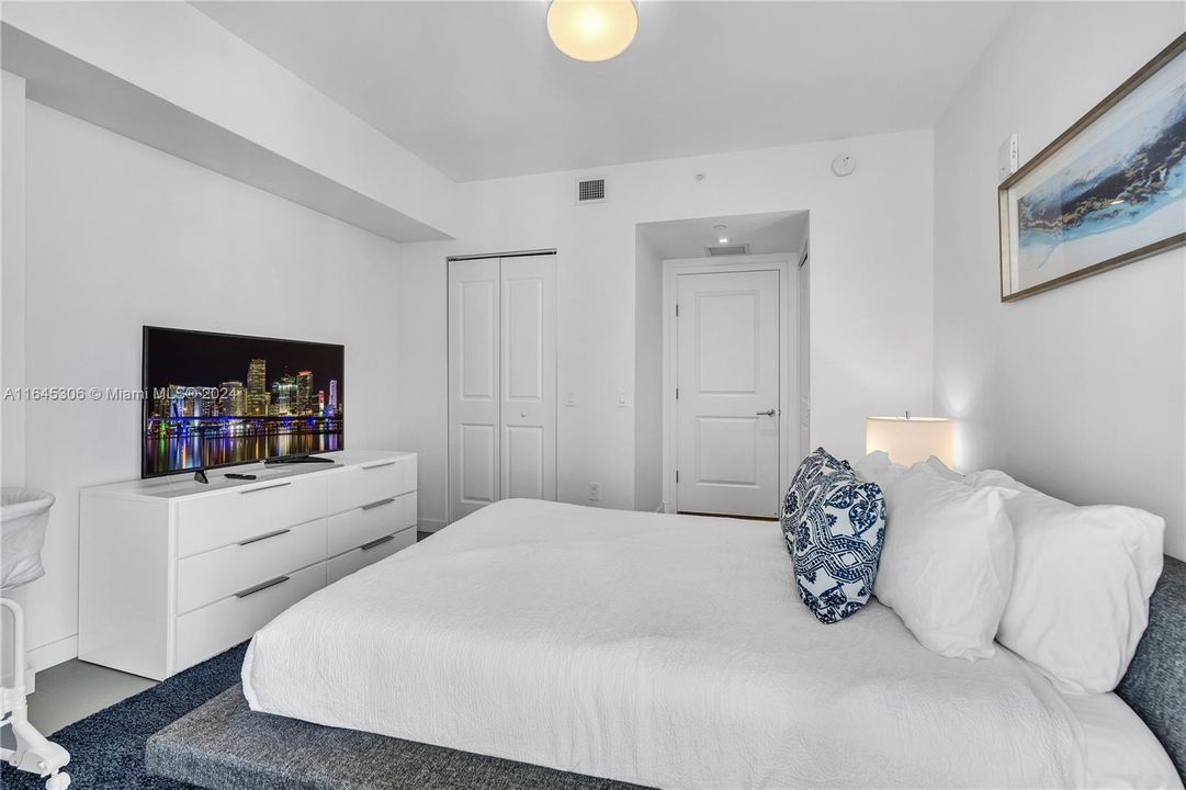 Recently Rented: $2,800 (1 beds, 1 baths, 754 Square Feet)