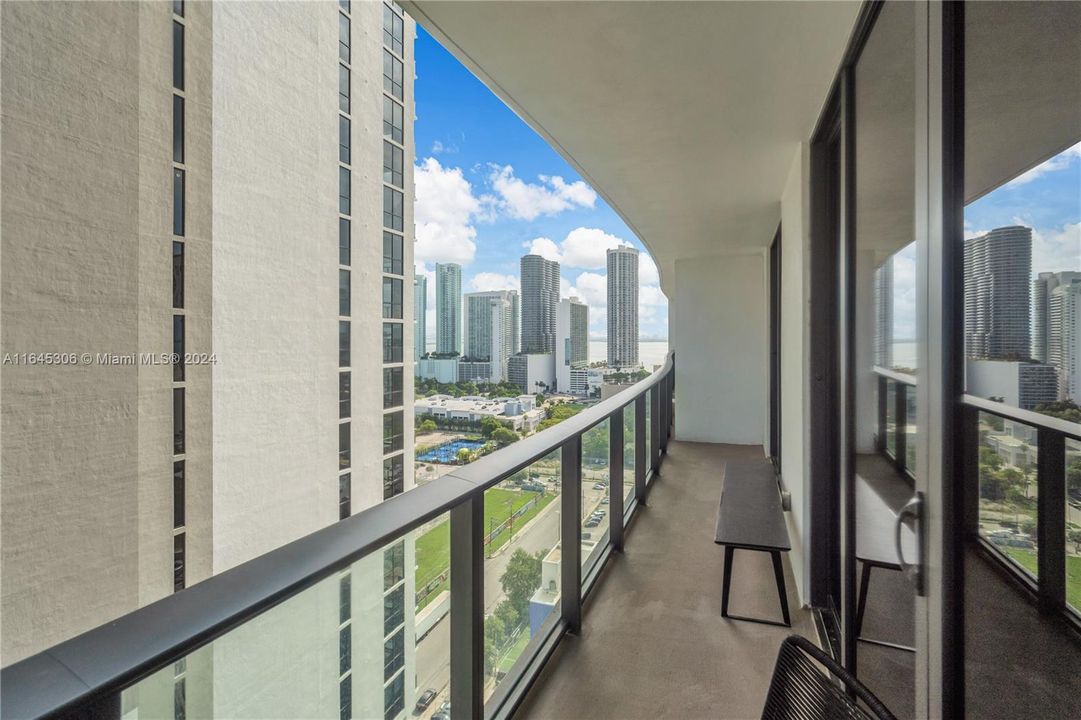 Recently Rented: $2,800 (1 beds, 1 baths, 754 Square Feet)