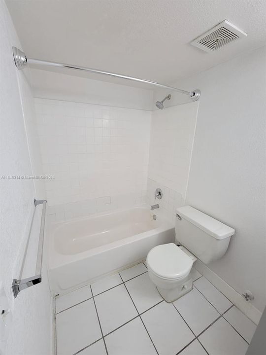 Active With Contract: $1,850 (1 beds, 1 baths, 725 Square Feet)