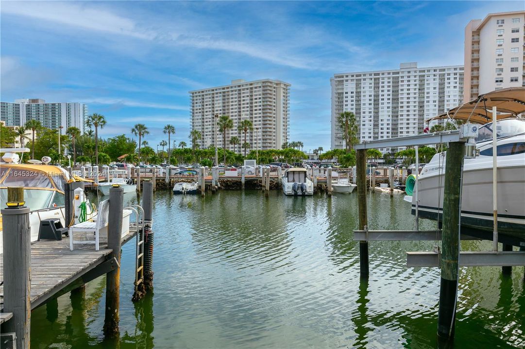 Active With Contract: $855,000 (3 beds, 2 baths, 2500 Square Feet)