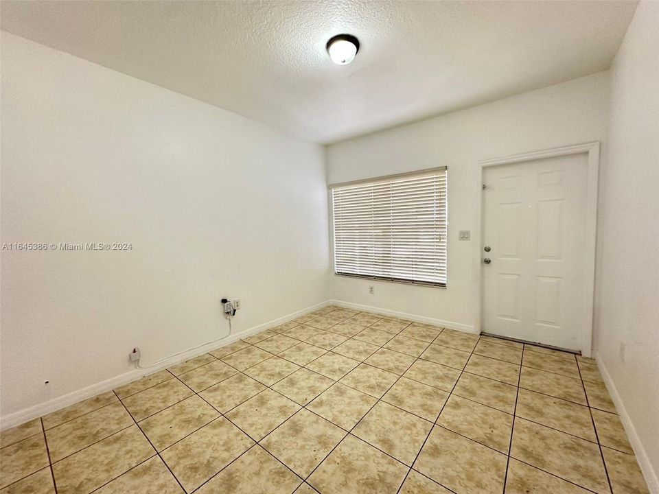 Active With Contract: $2,400 (3 beds, 2 baths, 1799 Square Feet)