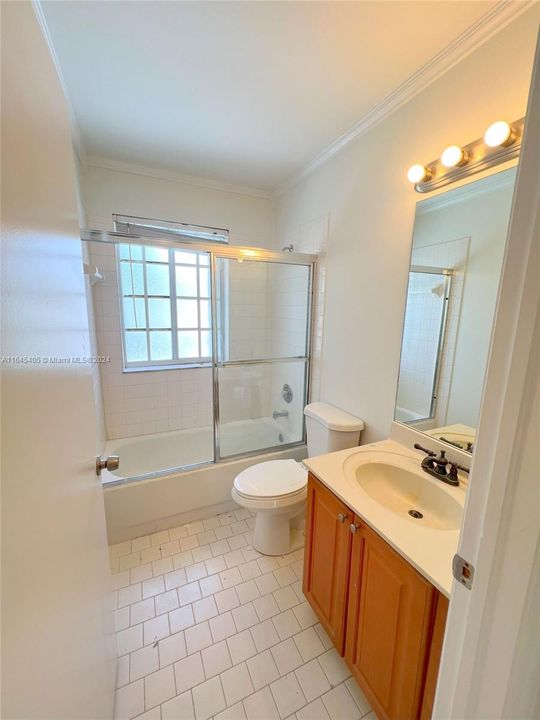 Active With Contract: $3,250 (4 beds, 2 baths, 1406 Square Feet)