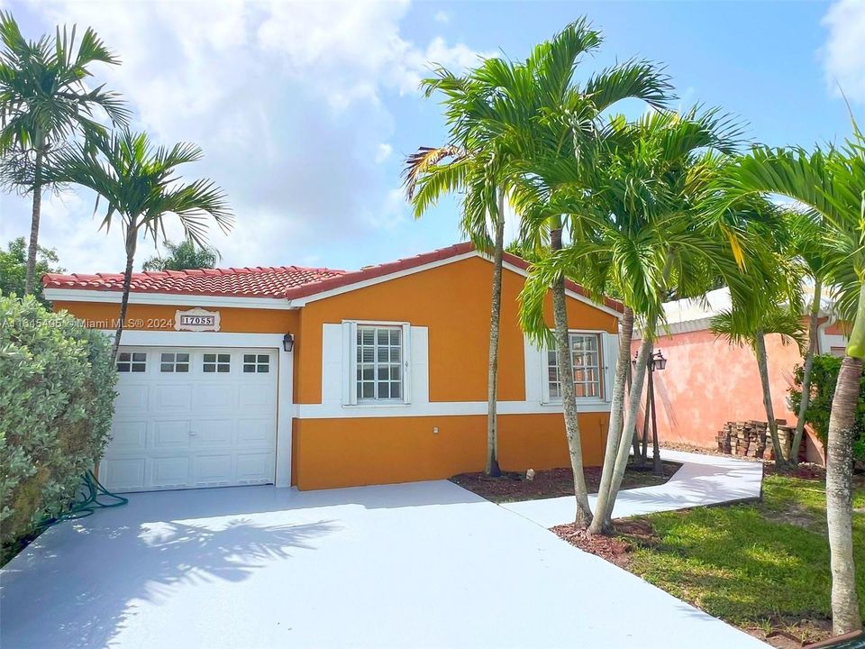 Active With Contract: $3,250 (4 beds, 2 baths, 1406 Square Feet)