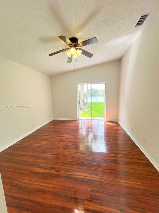 Active With Contract: $3,250 (4 beds, 2 baths, 1406 Square Feet)