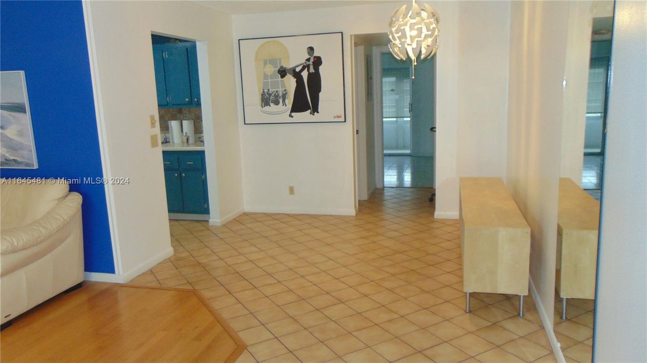 Active With Contract: $95,000 (1 beds, 1 baths, 700 Square Feet)