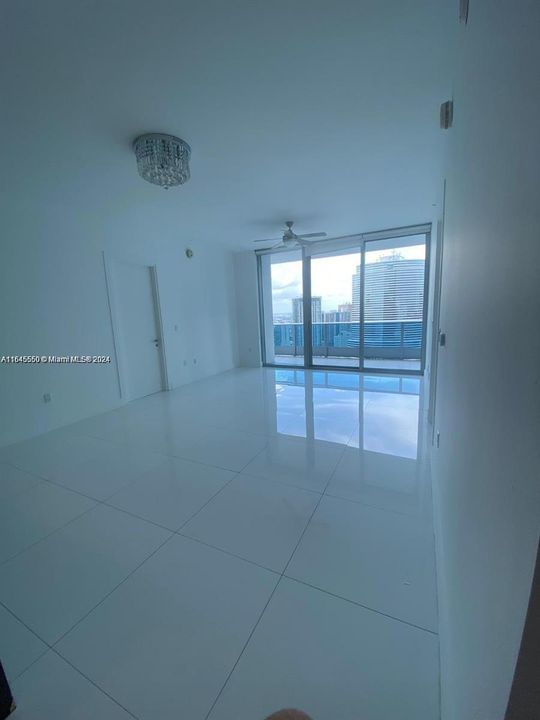 最近租的: $5,450 (2 贝兹, 2 浴室, 1237 平方英尺)