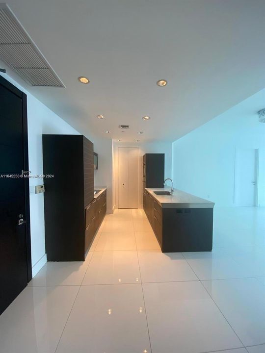 最近租的: $5,450 (2 贝兹, 2 浴室, 1237 平方英尺)