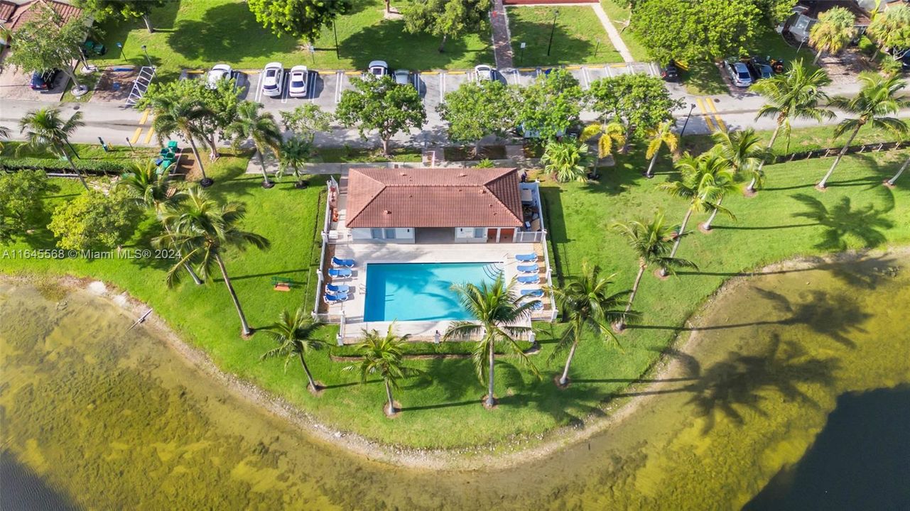 Recently Sold: $550,000 (3 beds, 2 baths, 1753 Square Feet)