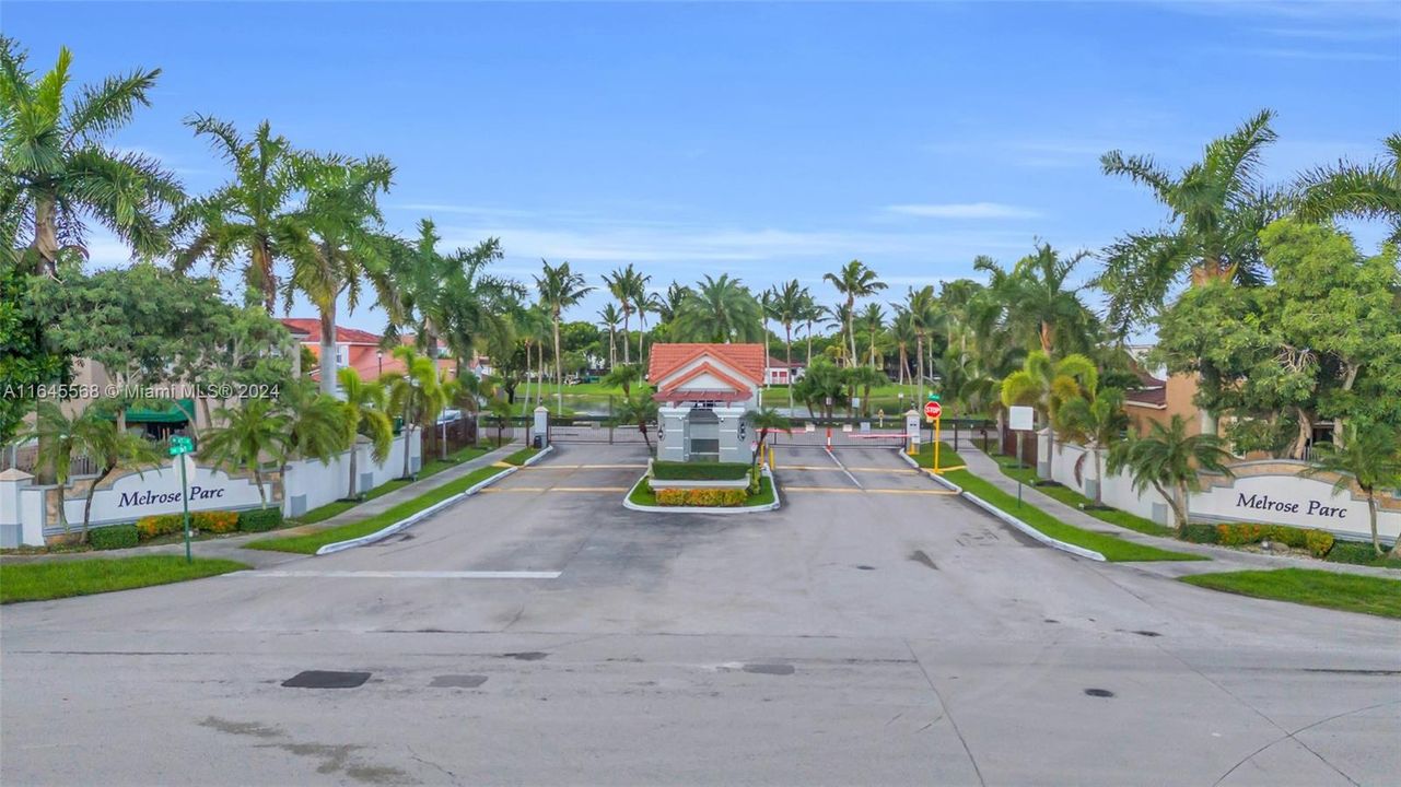 Recently Sold: $550,000 (3 beds, 2 baths, 1753 Square Feet)