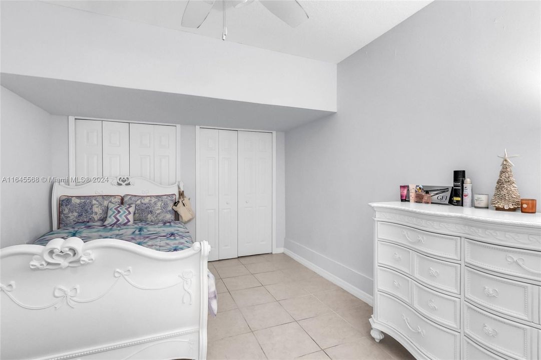 Recently Sold: $550,000 (3 beds, 2 baths, 1753 Square Feet)