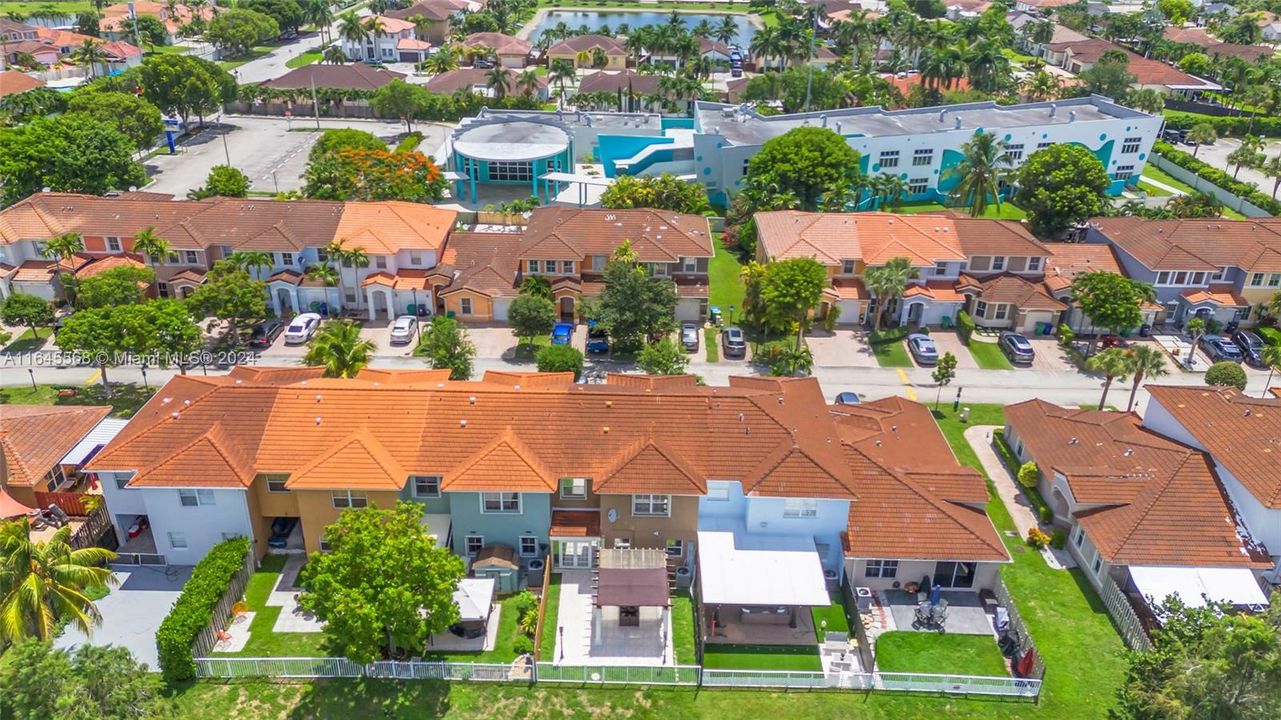 Recently Sold: $550,000 (3 beds, 2 baths, 1753 Square Feet)