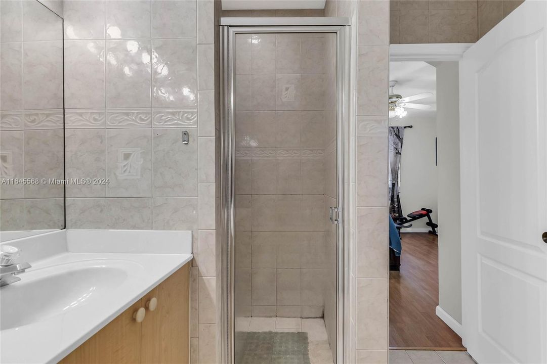 Recently Sold: $550,000 (3 beds, 2 baths, 1753 Square Feet)