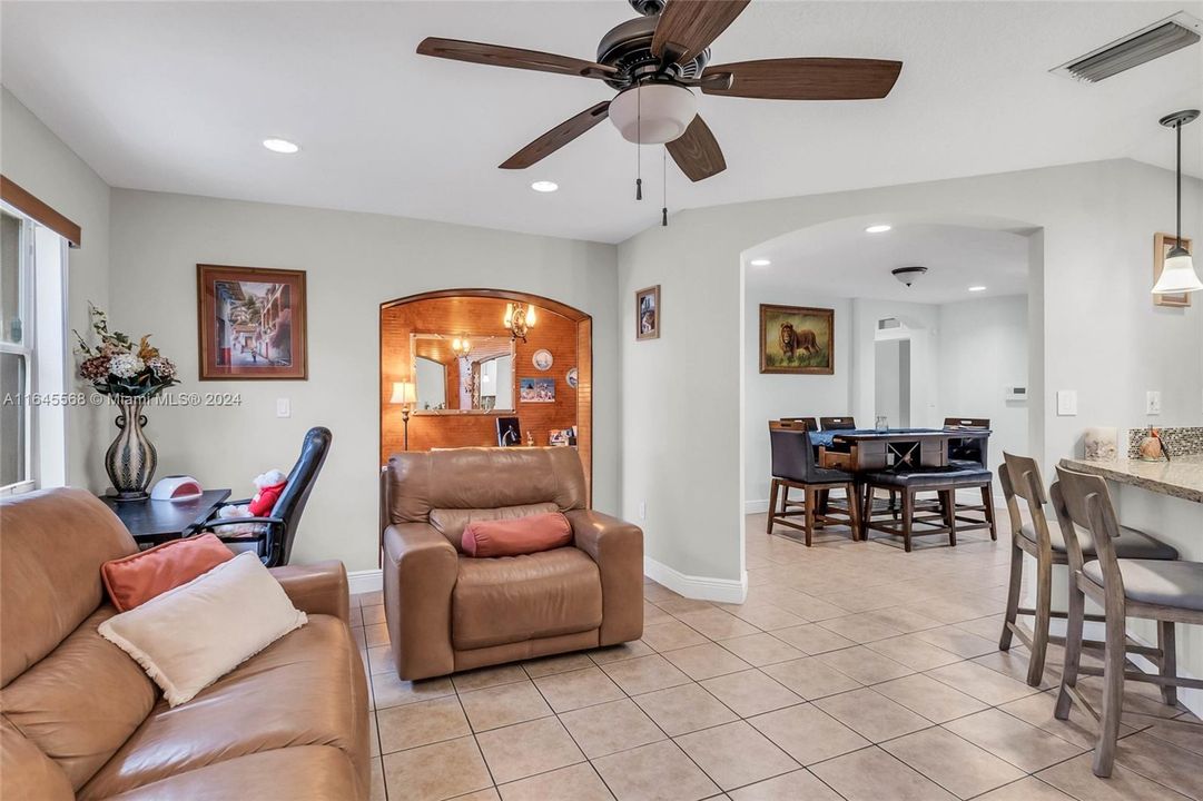 Recently Sold: $550,000 (3 beds, 2 baths, 1753 Square Feet)