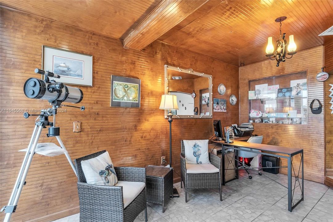 Recently Sold: $550,000 (3 beds, 2 baths, 1753 Square Feet)