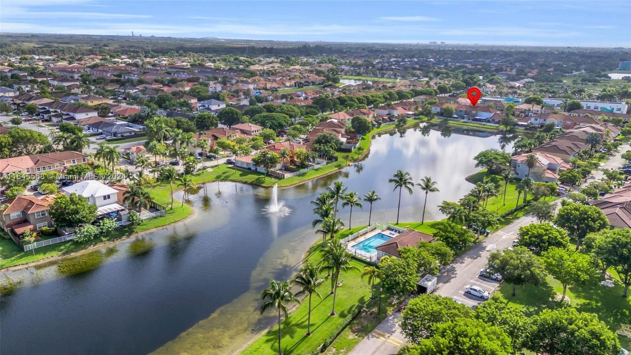 Recently Sold: $550,000 (3 beds, 2 baths, 1753 Square Feet)