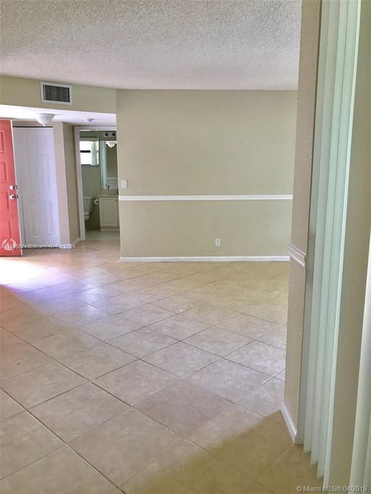 For Rent: $2,150 (2 beds, 2 baths, 974 Square Feet)