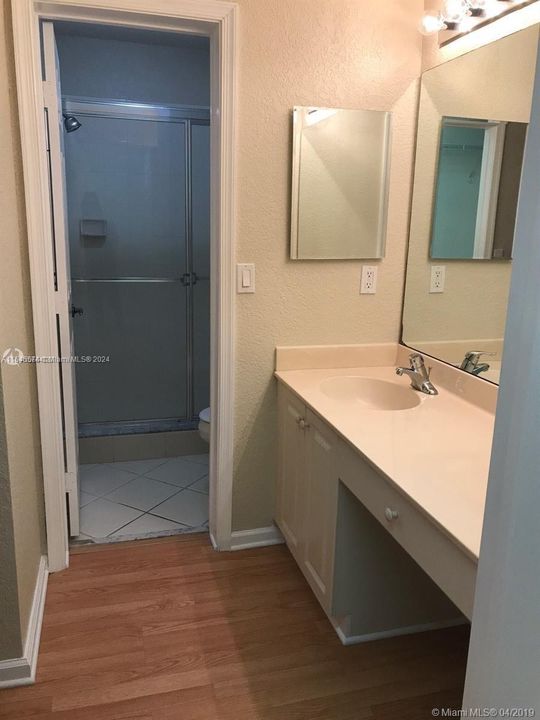 For Rent: $2,150 (2 beds, 2 baths, 974 Square Feet)