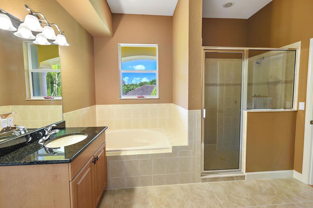 8053 S Indian River Dr Fort-large-066