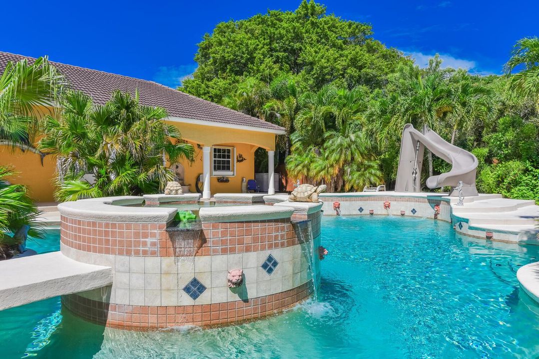 8053 S Indian River Dr Fort-large-023 -