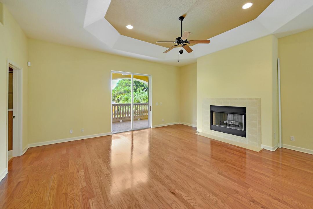 8053 S Indian River Dr Fort-large-056