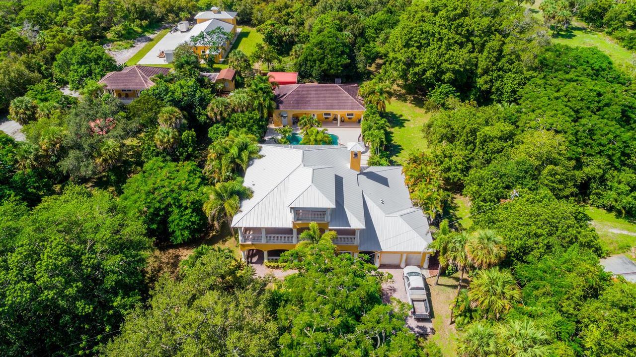 8053 S Indian River Dr Fort-large-107 -