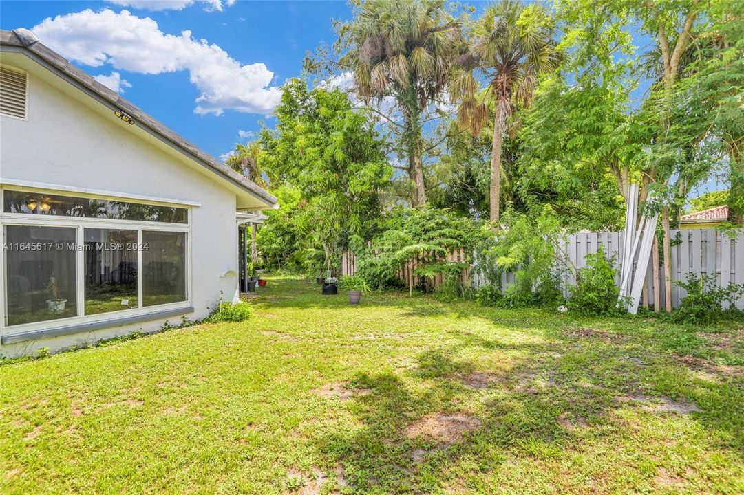 For Sale: $585,000 (3 beds, 2 baths, 1418 Square Feet)