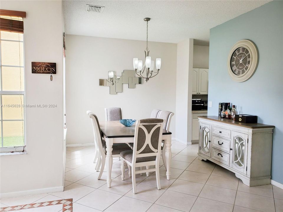 Active With Contract: $3,500 (3 beds, 2 baths, 1881 Square Feet)