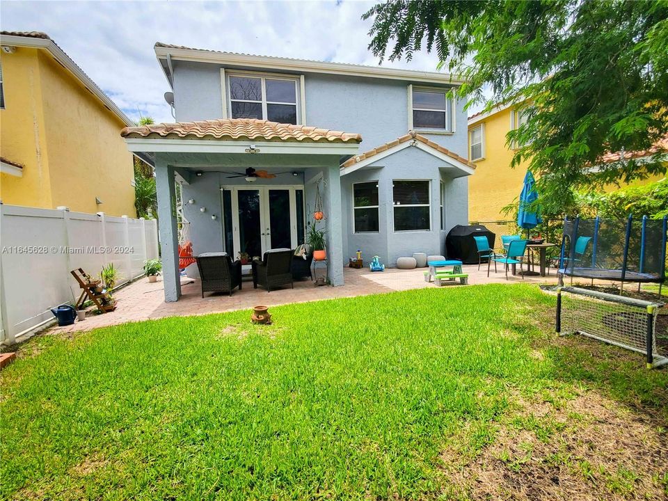 Active With Contract: $3,500 (3 beds, 2 baths, 1881 Square Feet)