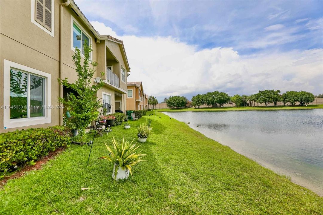 Active With Contract: $525,000 (3 beds, 2 baths, 1776 Square Feet)