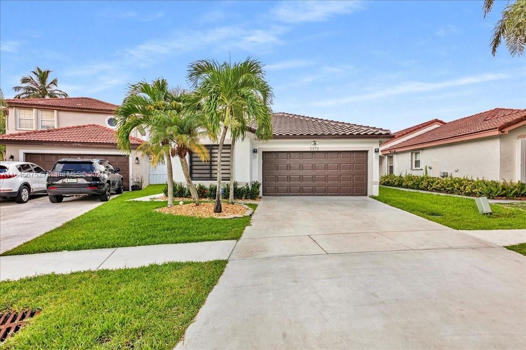 Active With Contract: $650,000 (3 beds, 2 baths, 1477 Square Feet)