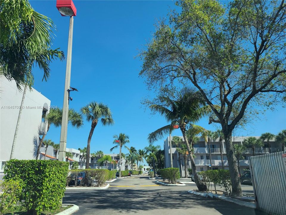 Recently Rented: $2,650 (3 beds, 2 baths, 1558 Square Feet)