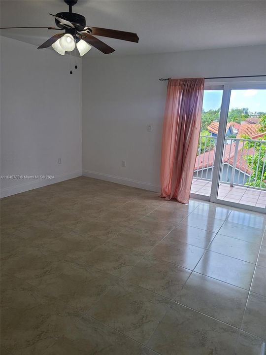 Recently Rented: $2,650 (3 beds, 2 baths, 1558 Square Feet)