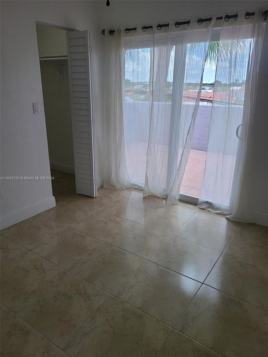 Recently Rented: $2,650 (3 beds, 2 baths, 1558 Square Feet)