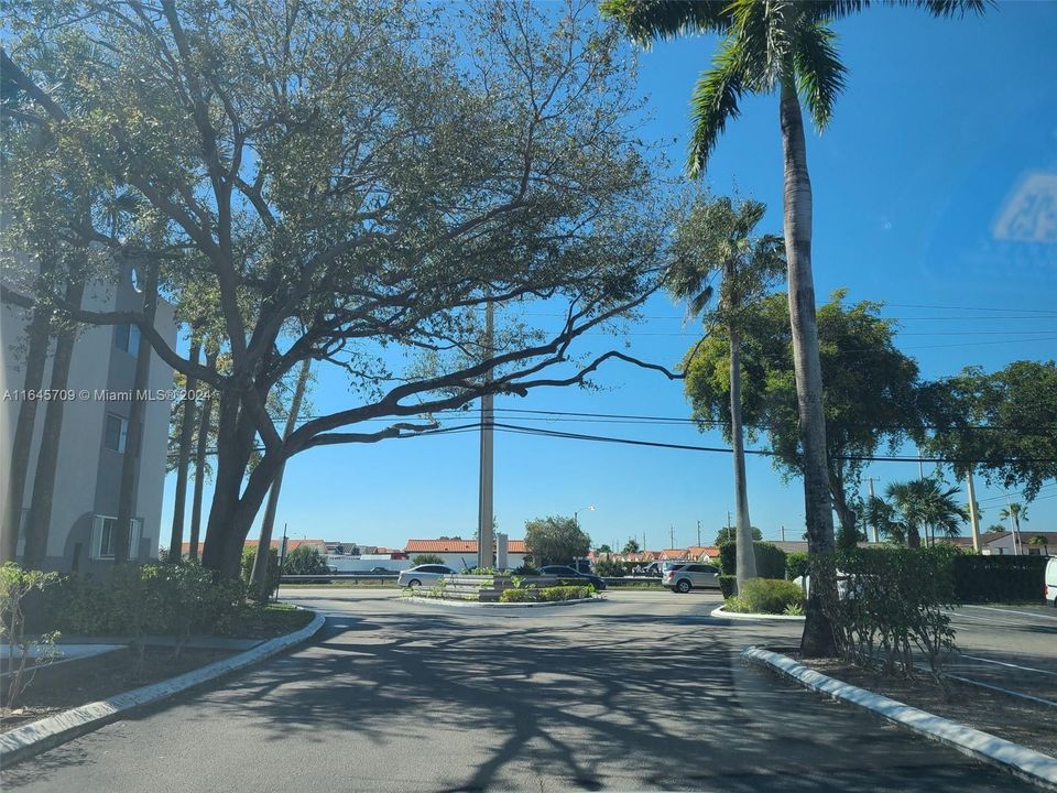 Recently Rented: $2,650 (3 beds, 2 baths, 1558 Square Feet)