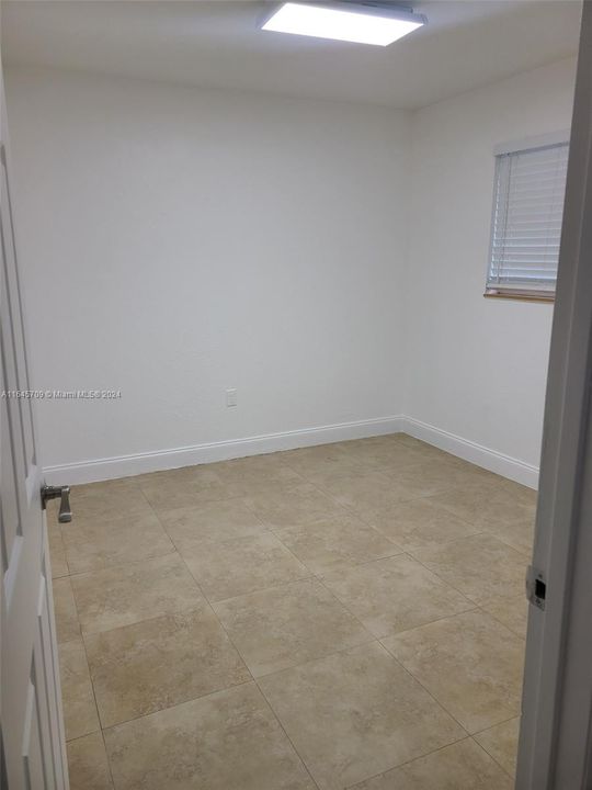 Recently Rented: $2,650 (3 beds, 2 baths, 1558 Square Feet)